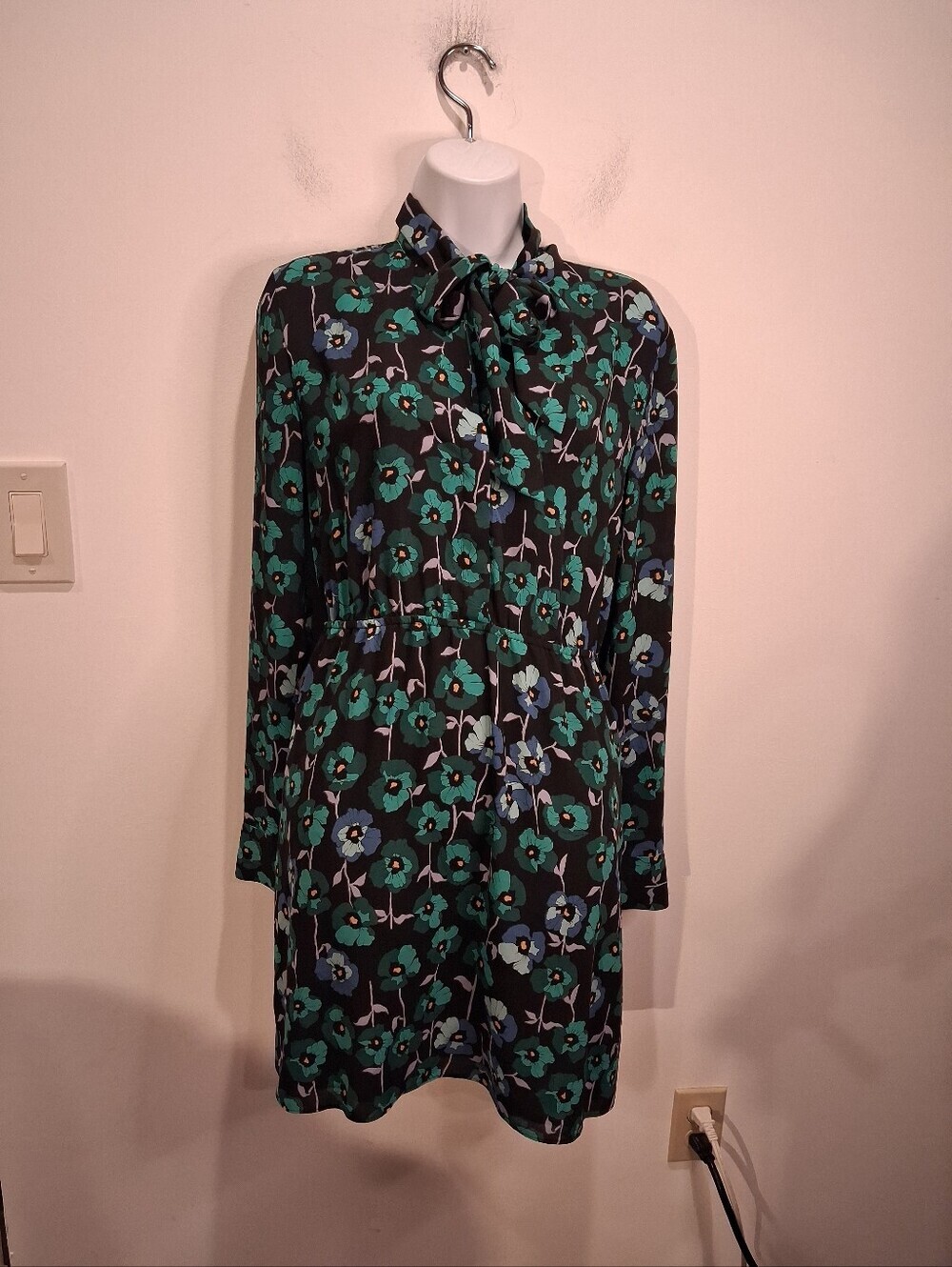Aritzia Sunday Best Size M Veronica Floral Print Dress W/ Neck Tie